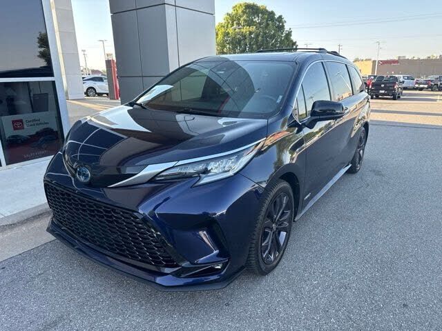 2021 TOYOTA Sienna