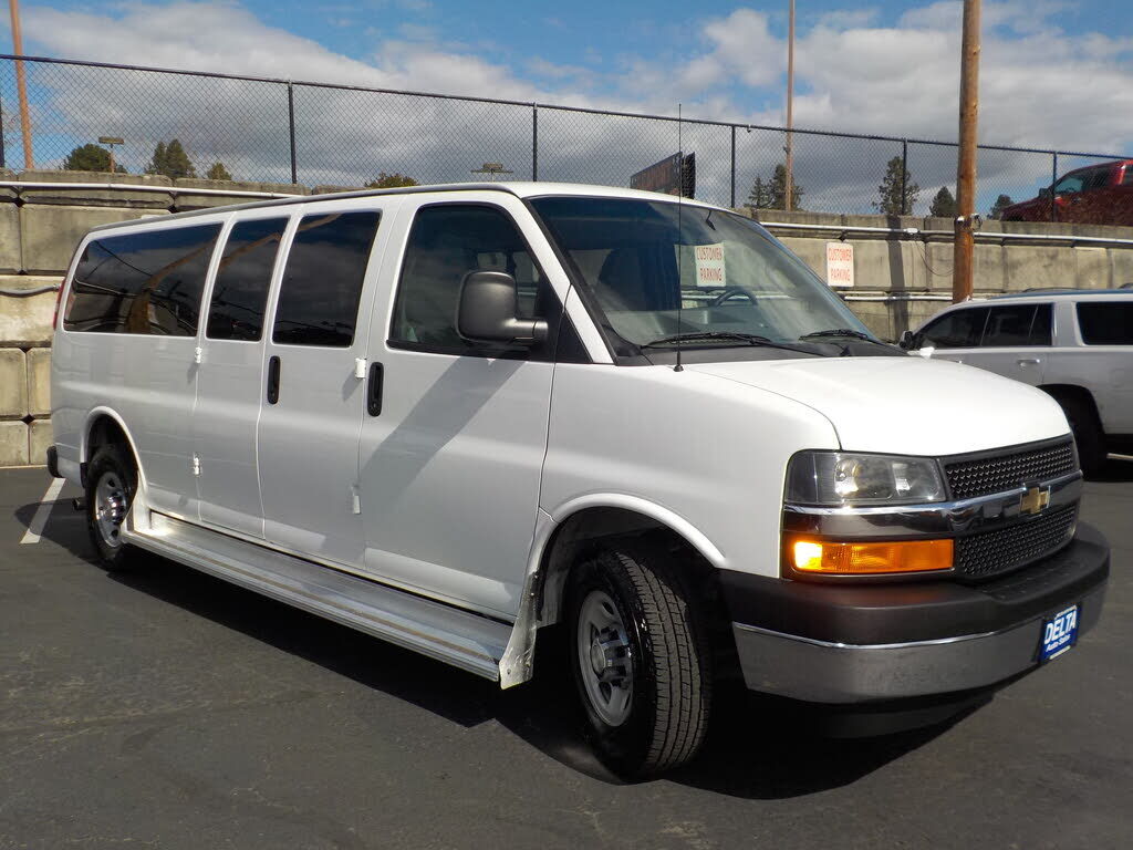 2017 CHEVROLET Express