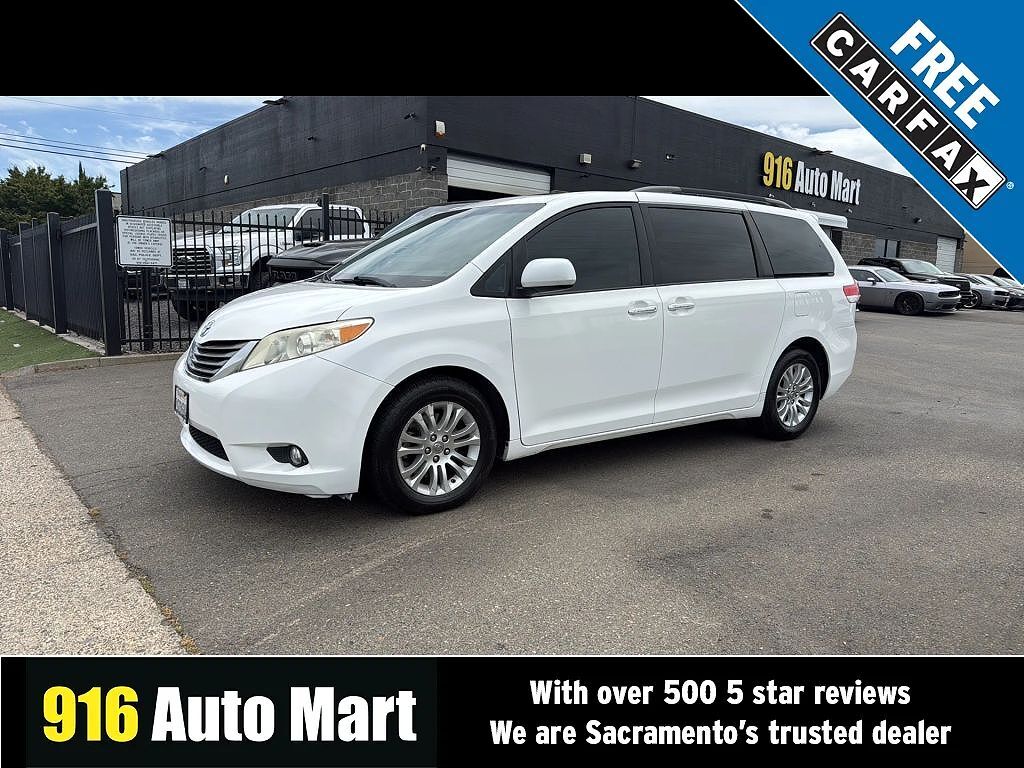 2013 TOYOTA Sienna