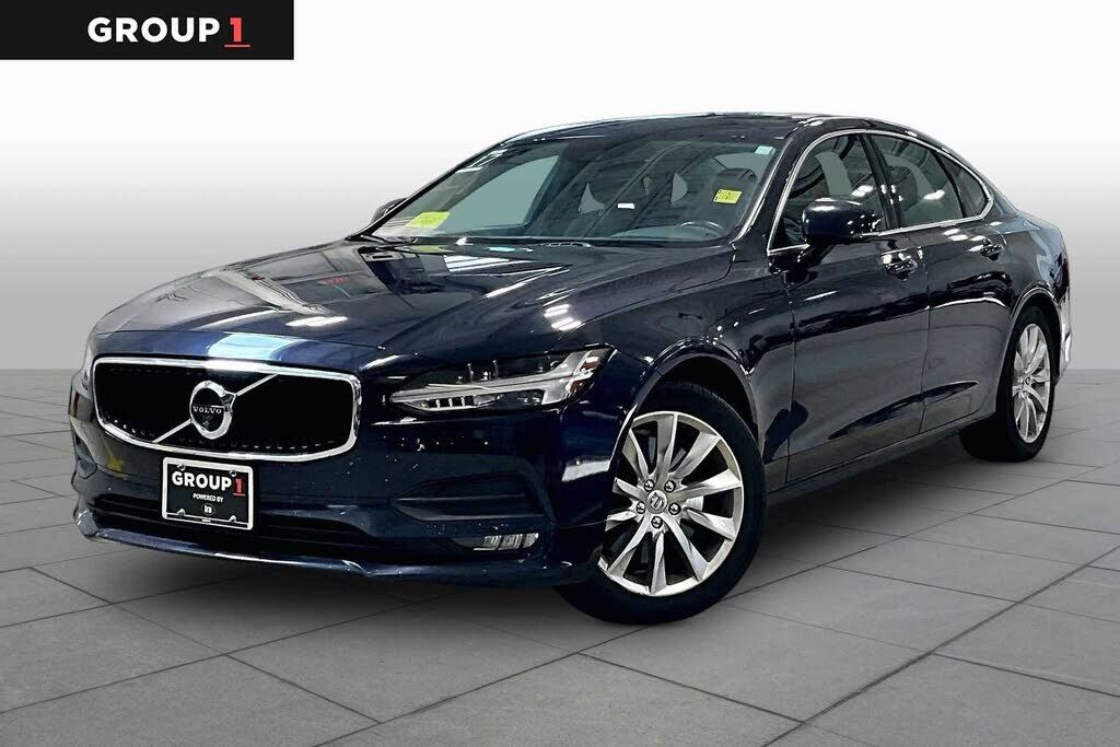 2017 VOLVO S90