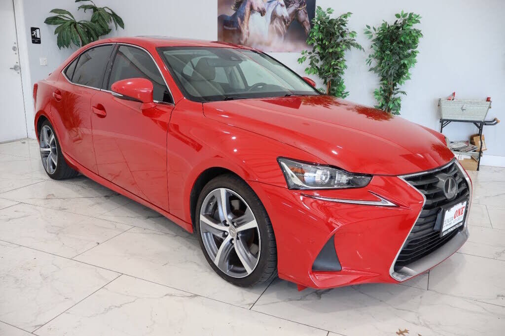 2017 LEXUS IS