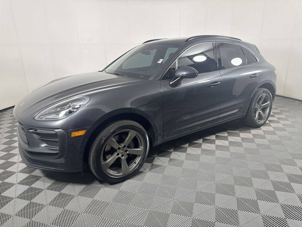 2022 PORSCHE Macan