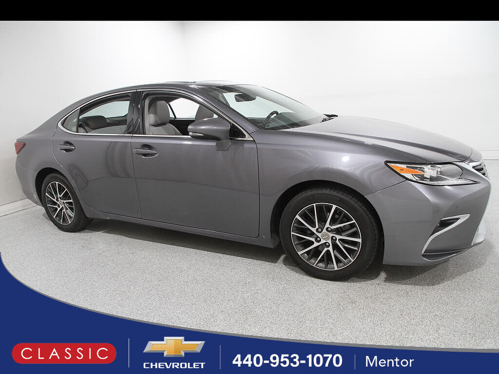 2017 LEXUS ES