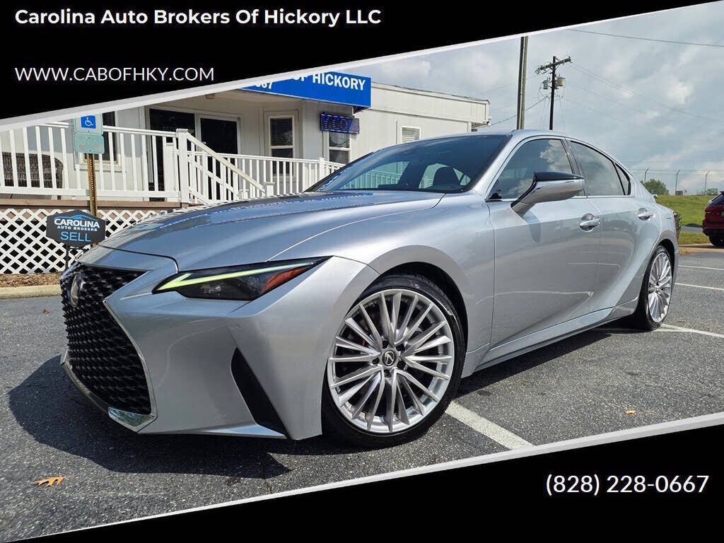 2022 LEXUS IS