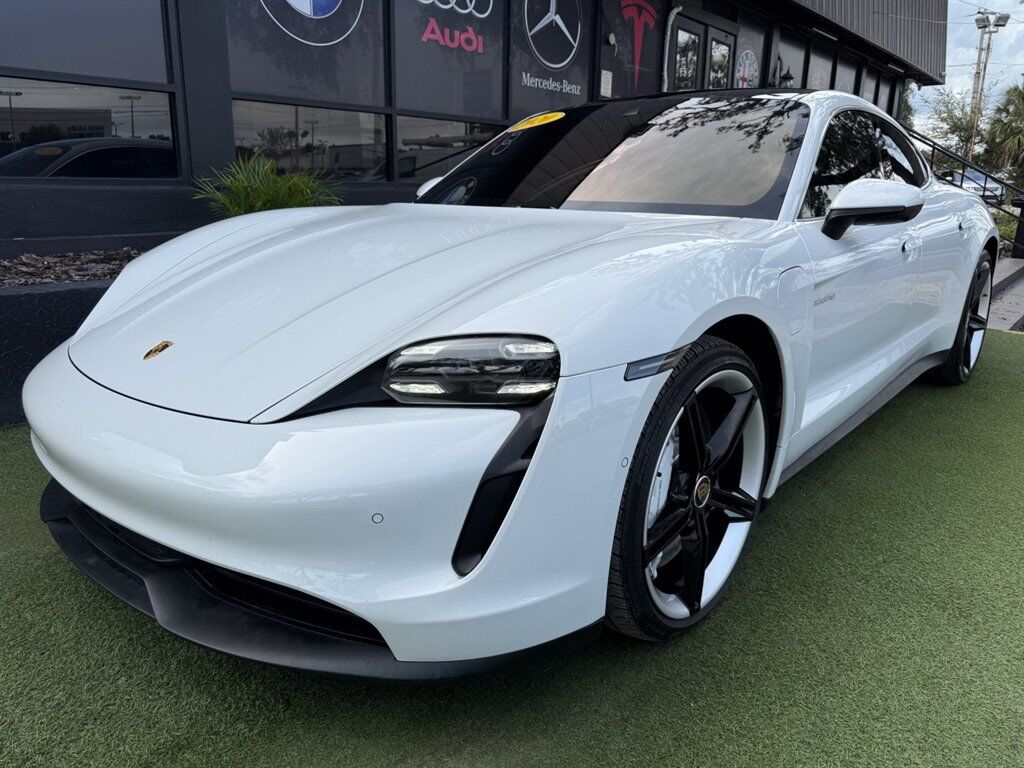 2020 PORSCHE Taycan