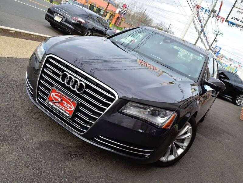 2011 AUDI A8