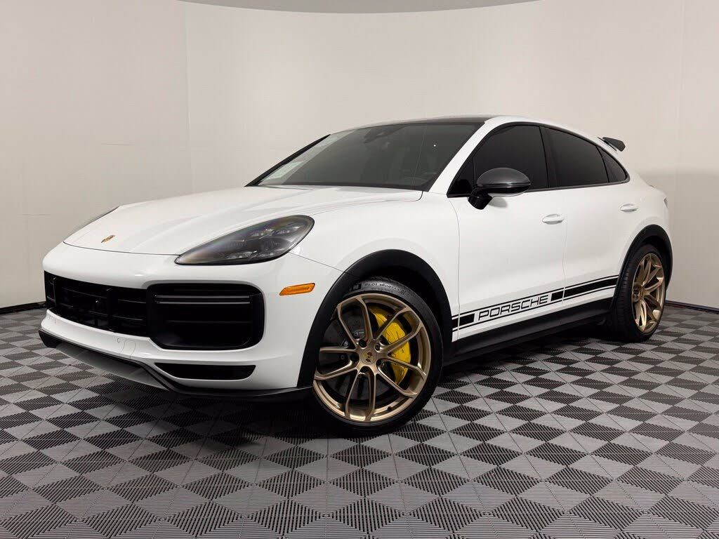 2023 PORSCHE Cayenne