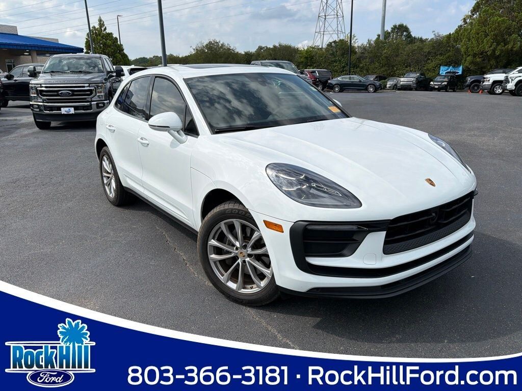 2024 PORSCHE Macan