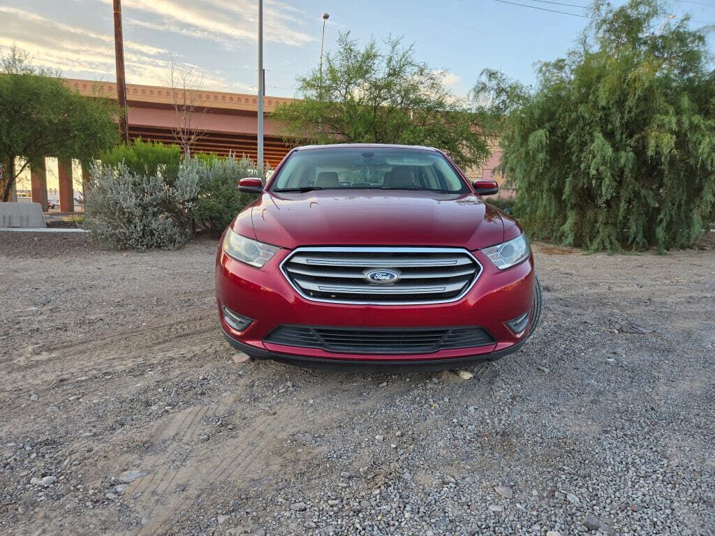 2013 FORD Taurus