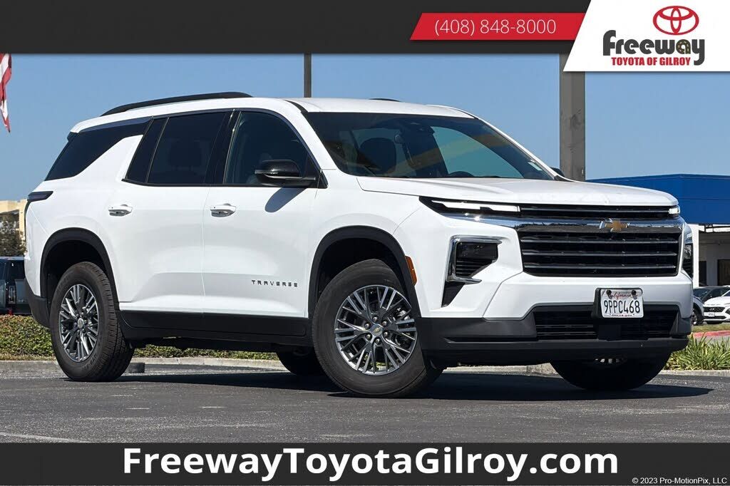 2025 CHEVROLET Traverse