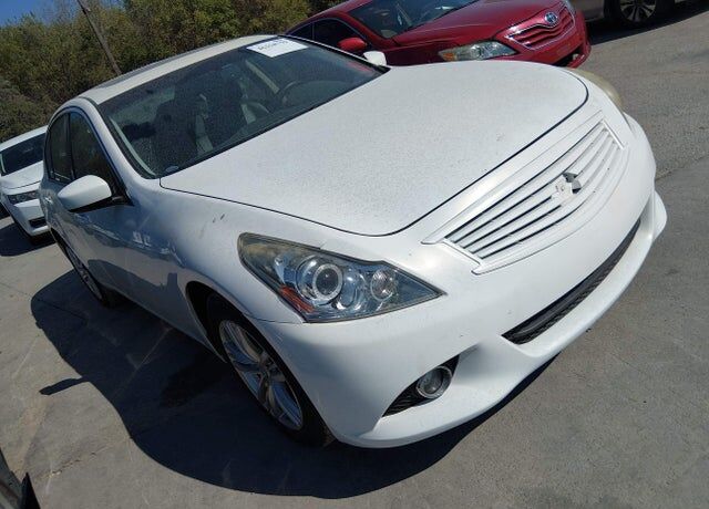 2013 INFINITI G37