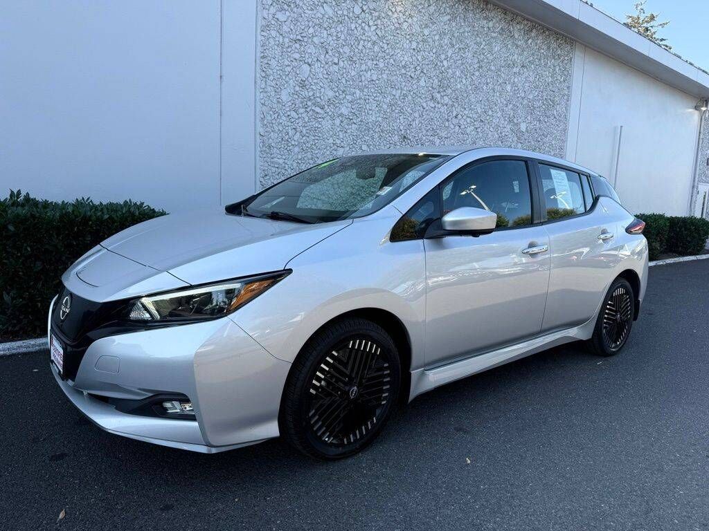 2024 NISSAN Leaf