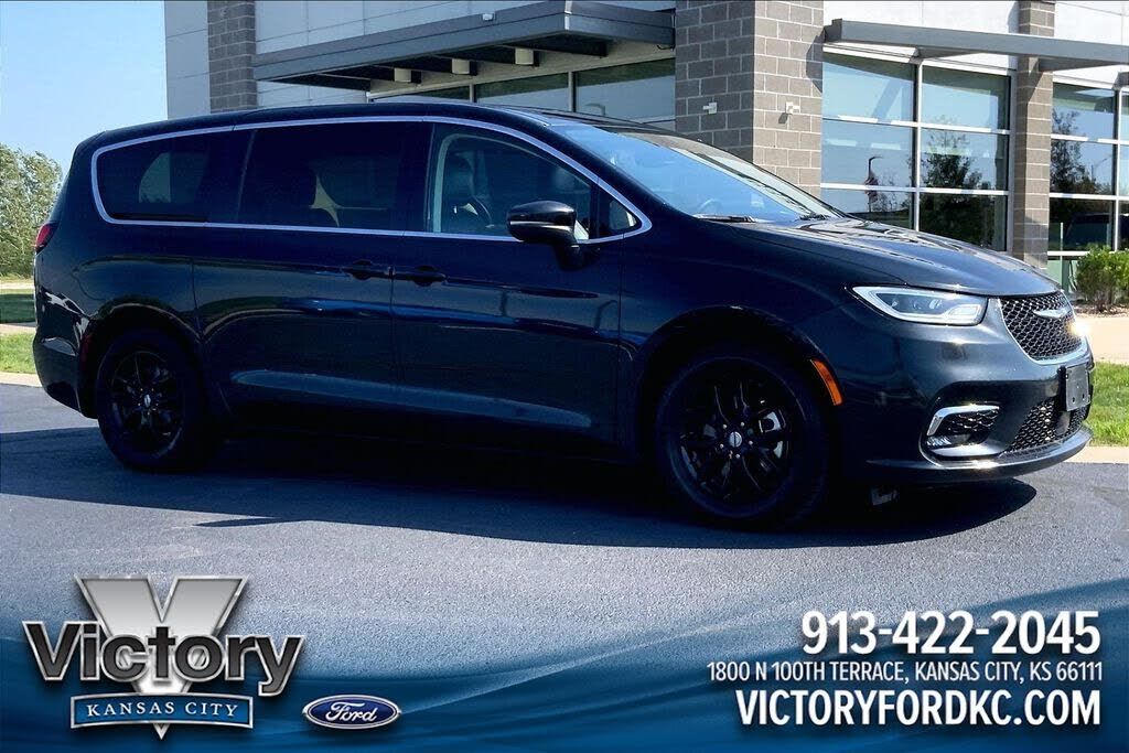 2023 CHRYSLER Pacifica