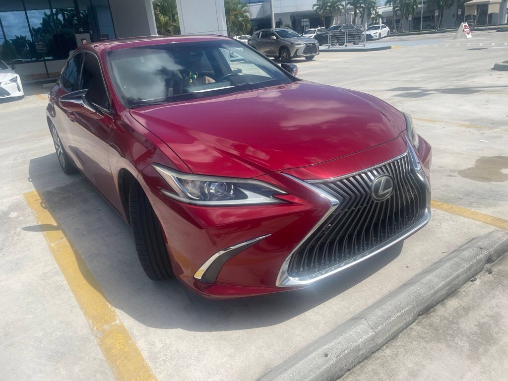 2021 LEXUS ES