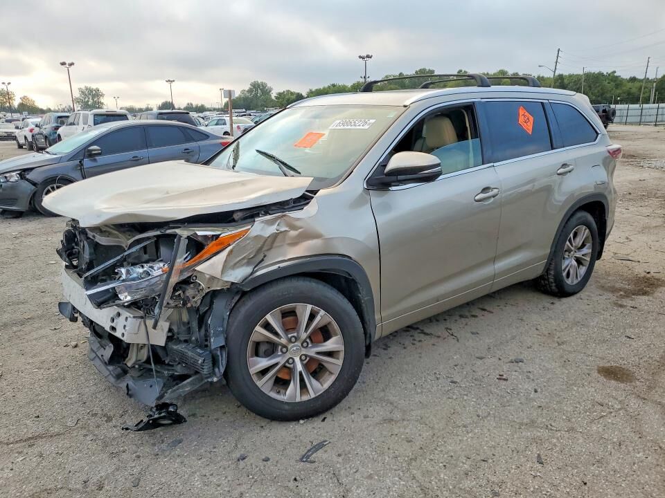 2015 TOYOTA Highlander
