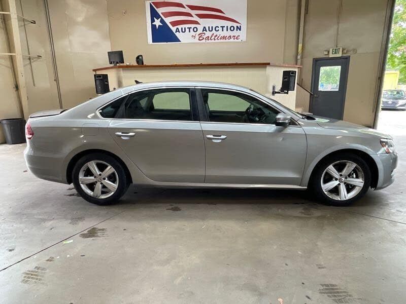 2013 VOLKSWAGEN Passat