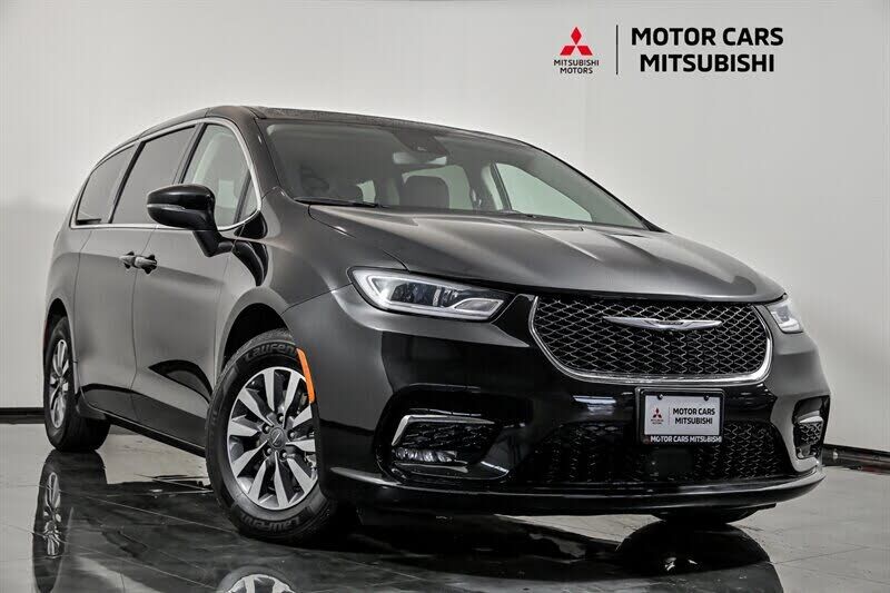 2023 CHRYSLER Pacifica