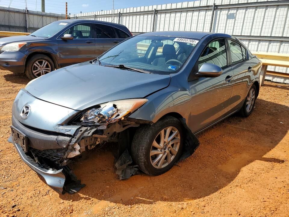 2013 MAZDA Mazda3