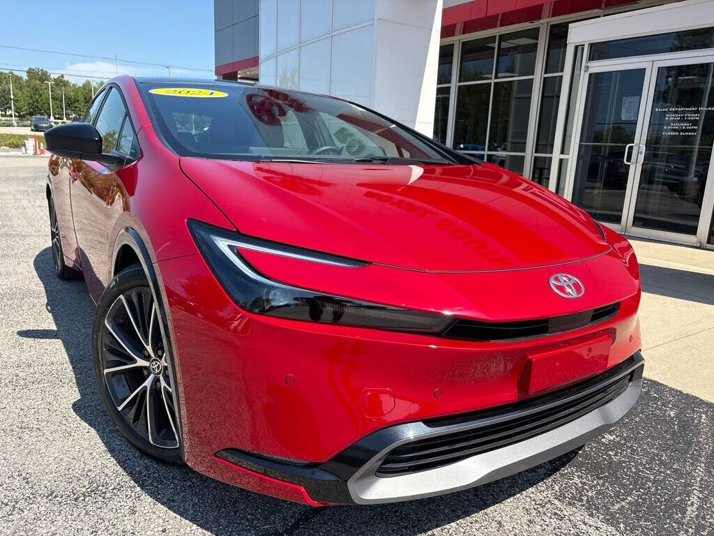 2024 TOYOTA PRIUS