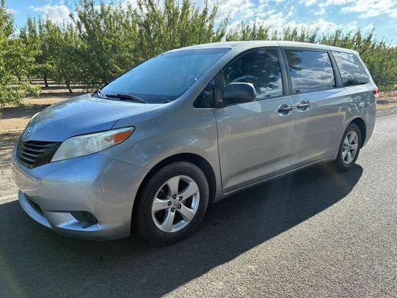 2013 TOYOTA Sienna