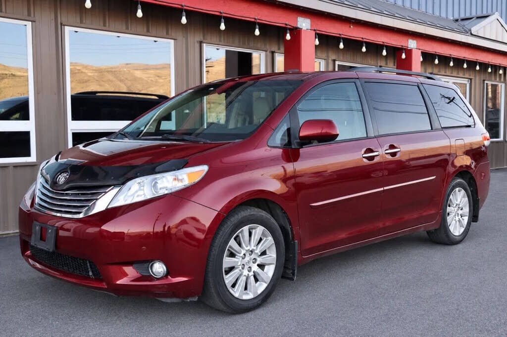 2011 TOYOTA Sienna