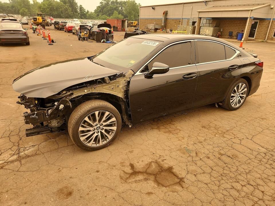 2021 LEXUS ES
