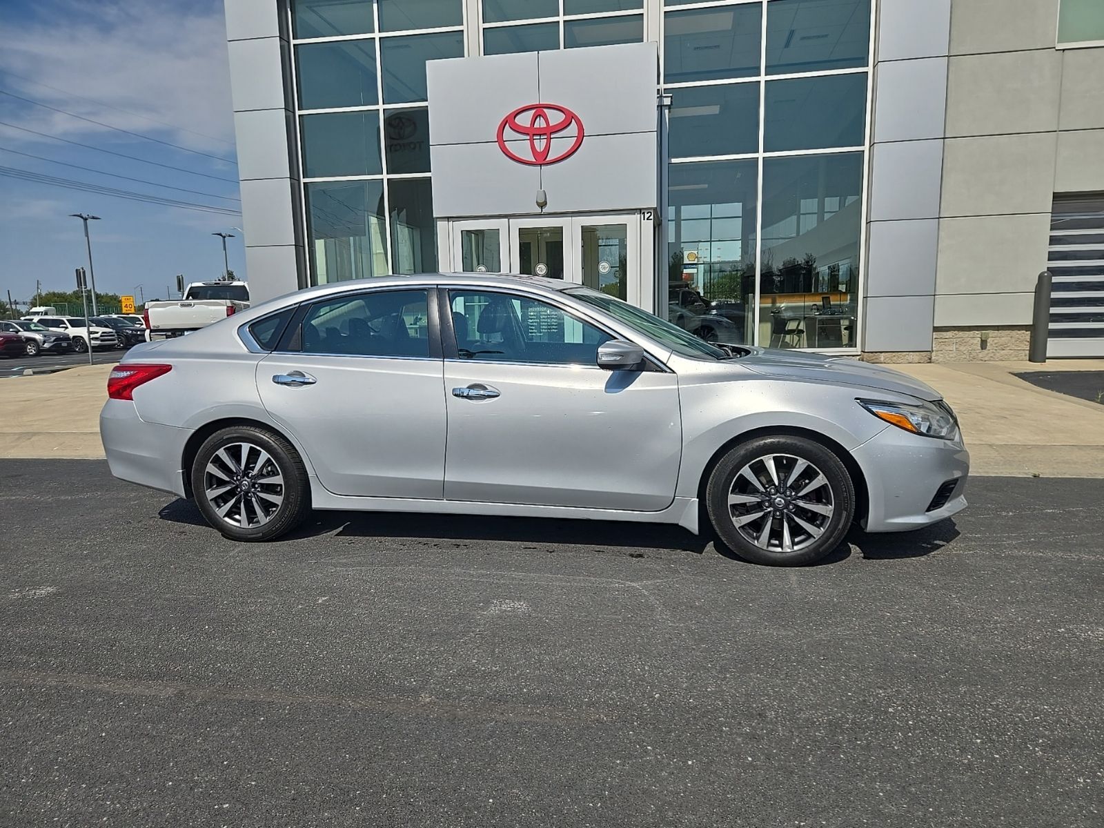 2017 NISSAN Altima