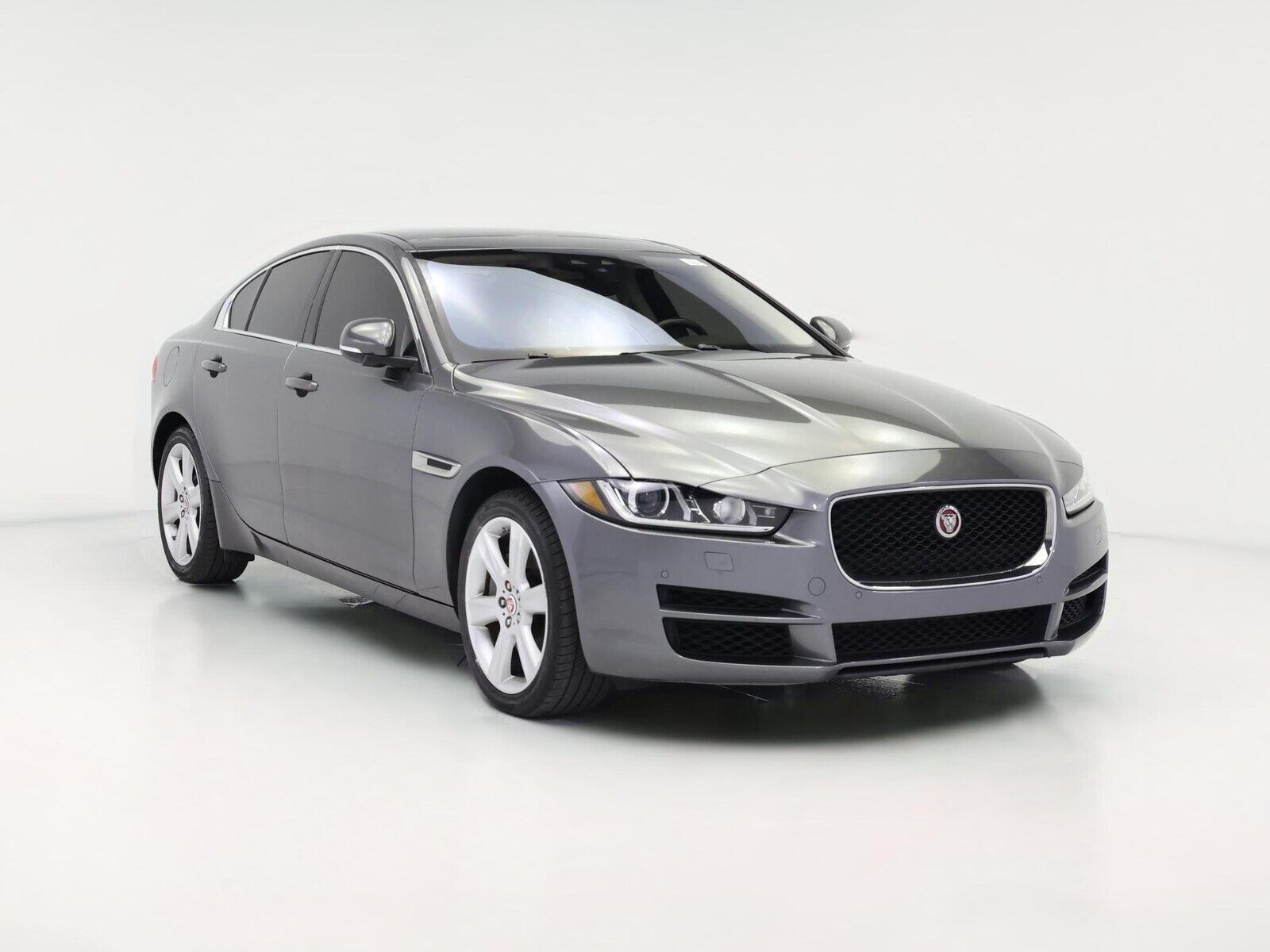 2019 JAGUAR XE