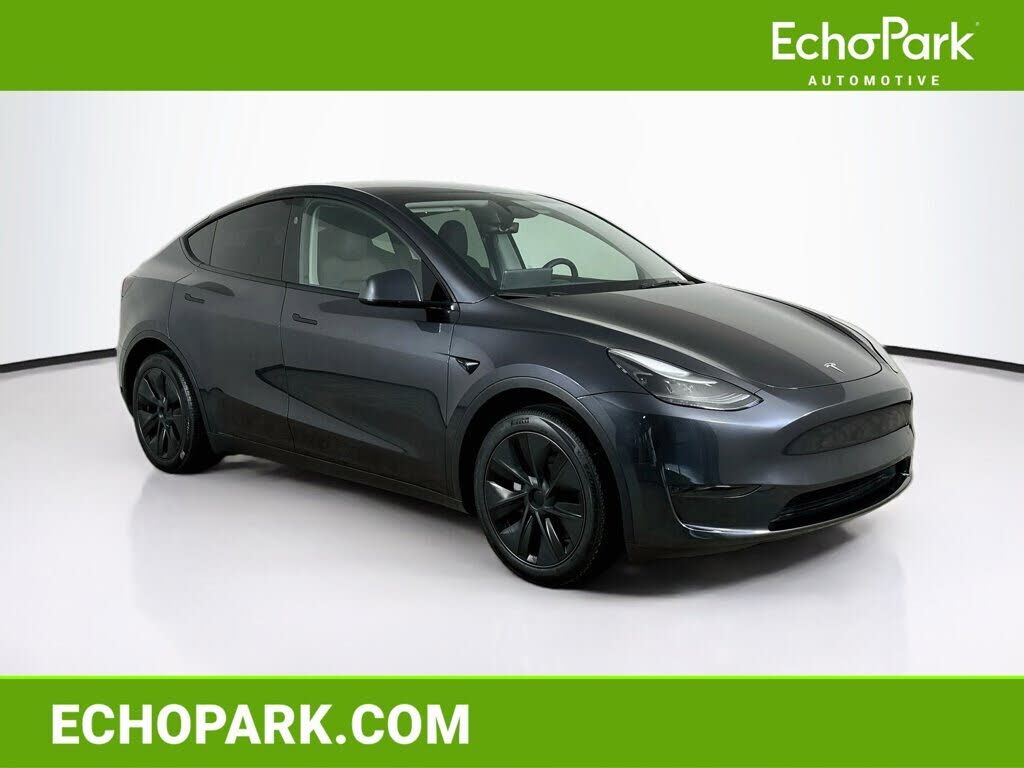 2025 TESLA Model Y