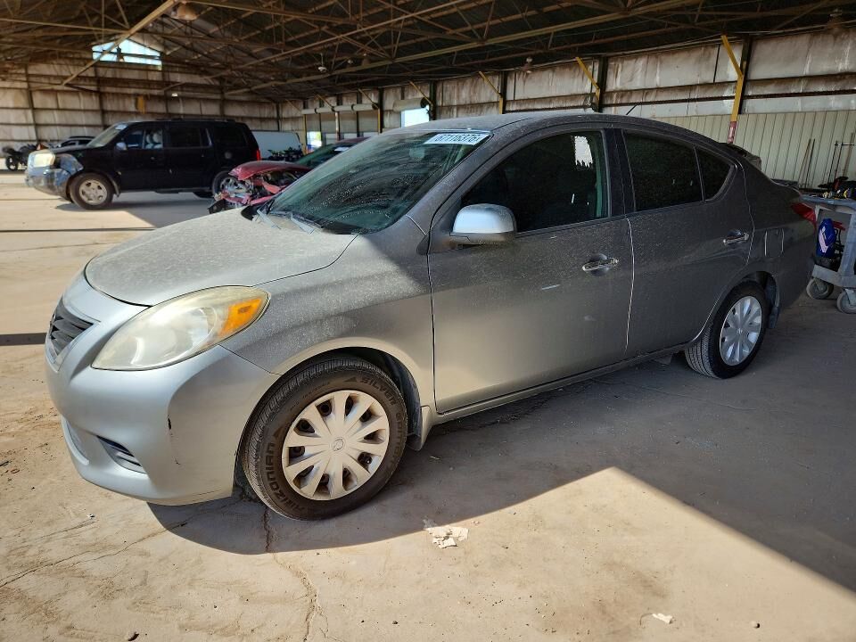 2013 NISSAN Versa