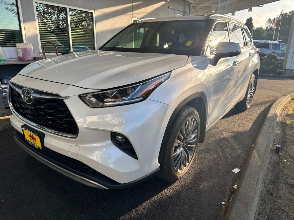 2021 TOYOTA Highlander