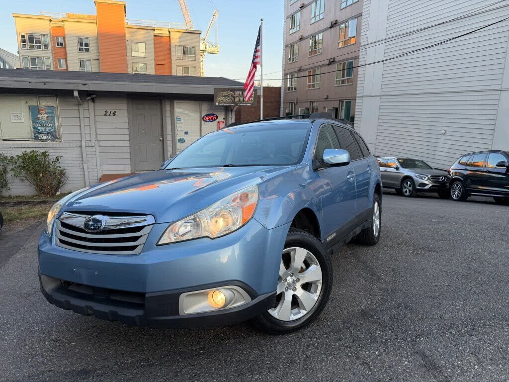 2011 SUBARU Outback