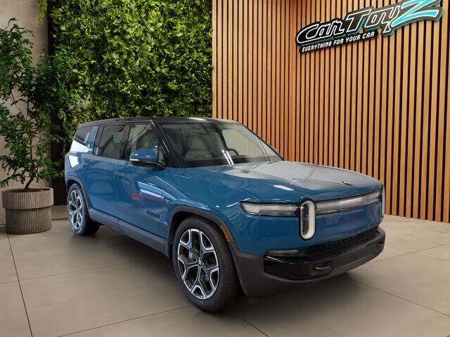 2025 RIVIAN R1S