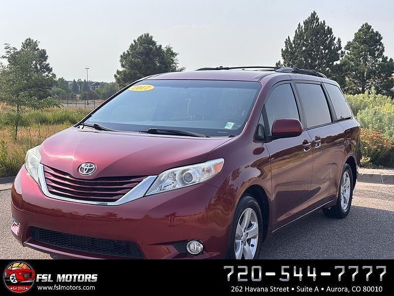 2017 TOYOTA Sienna