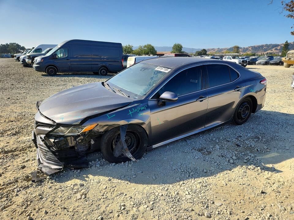 2018 TOYOTA Camry