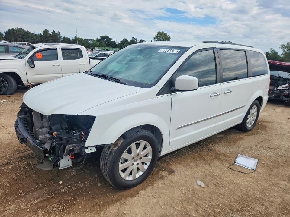 2015 CHRYSLER Town and Country