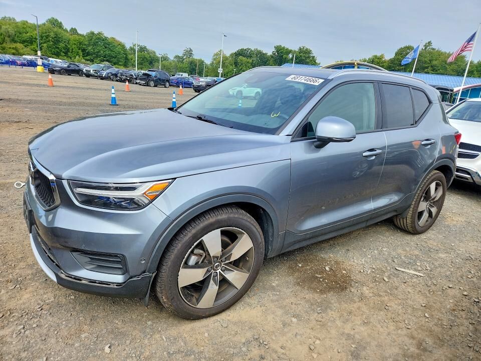 2019 VOLVO XC40