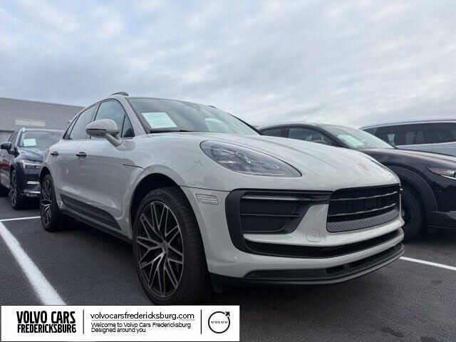 2022 PORSCHE Macan