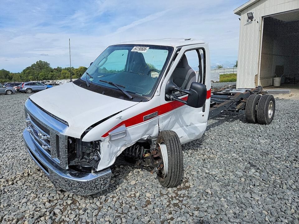 2025 FORD E-450