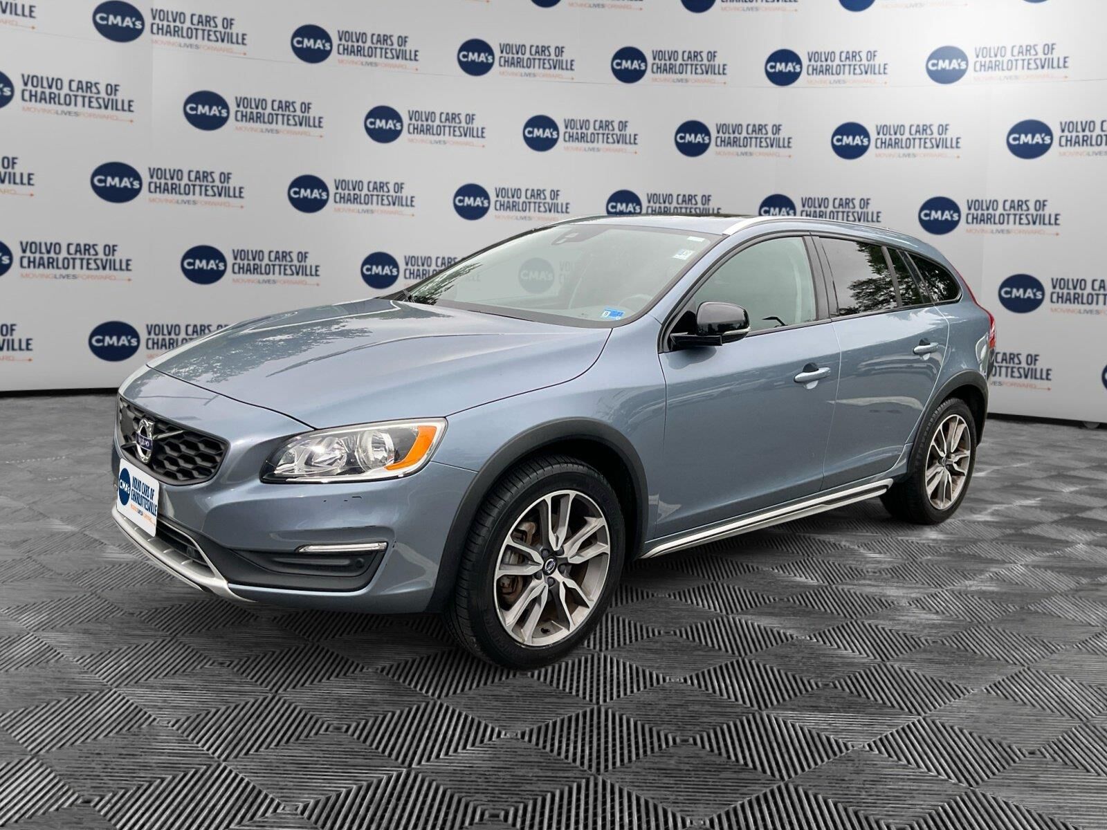 2018 VOLVO V60