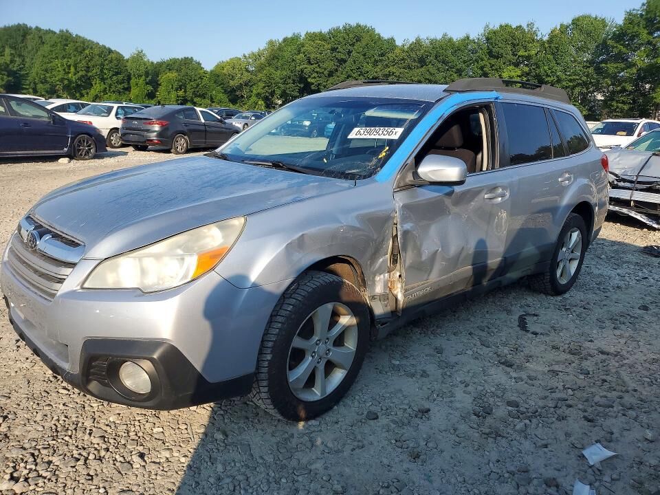 2013 SUBARU Outback