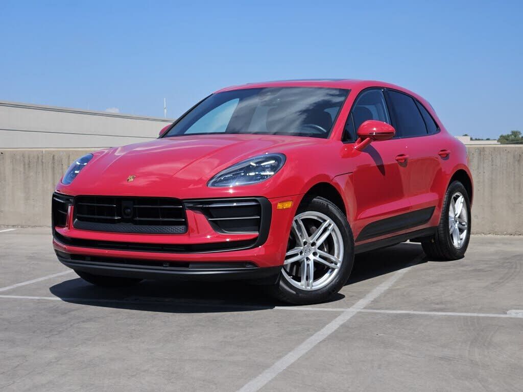 2026 PORSCHE Macan