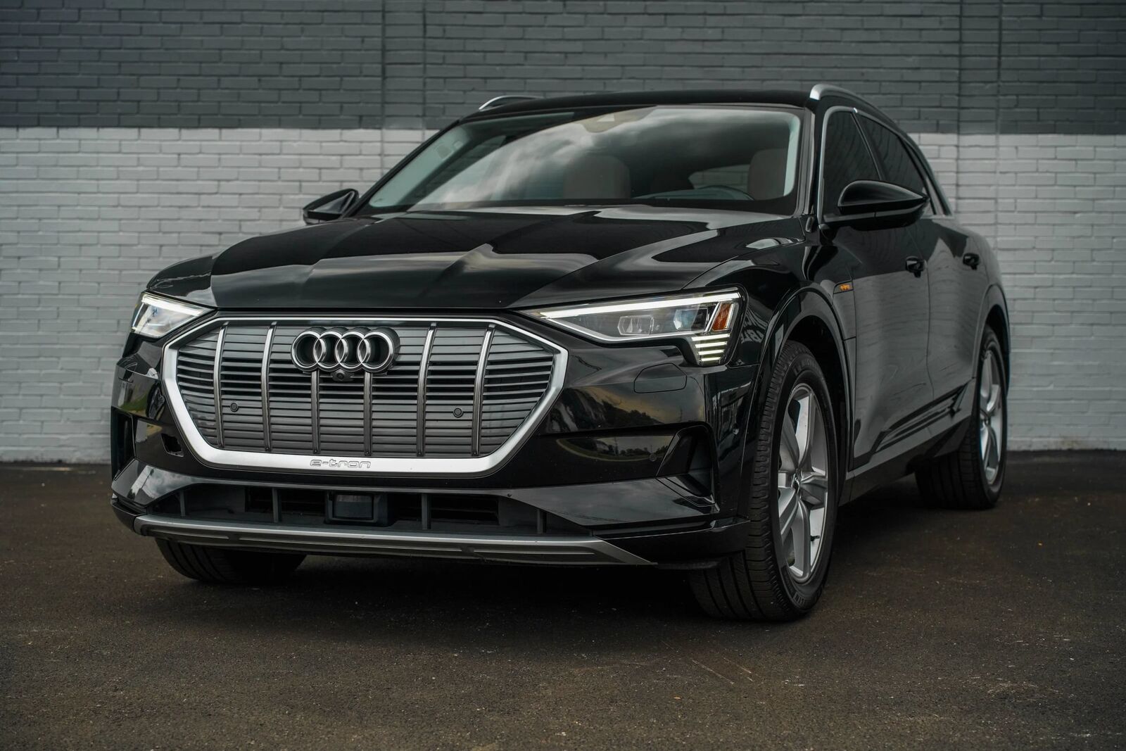 2019 AUDI e-tron