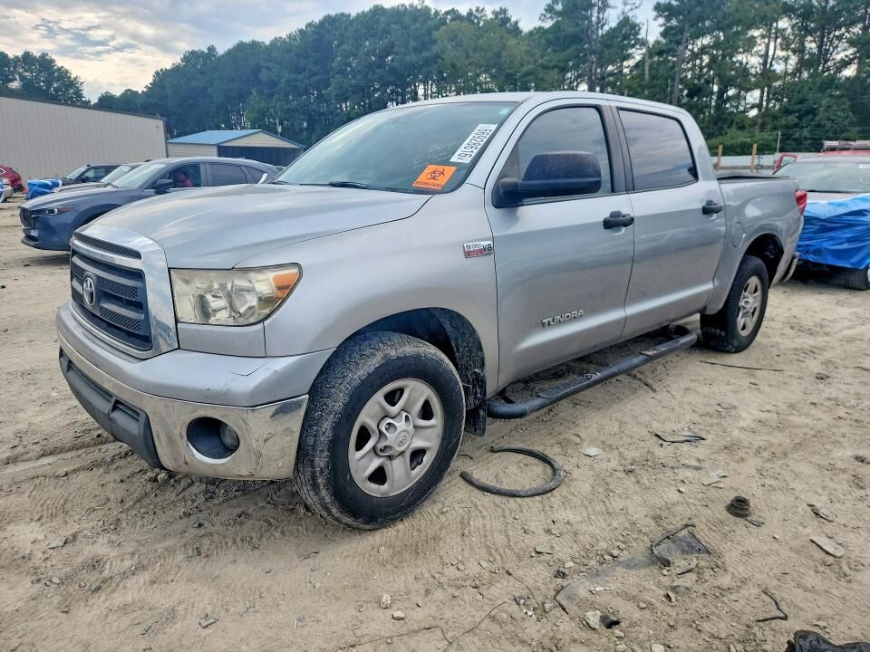 2010 TOYOTA Tundra