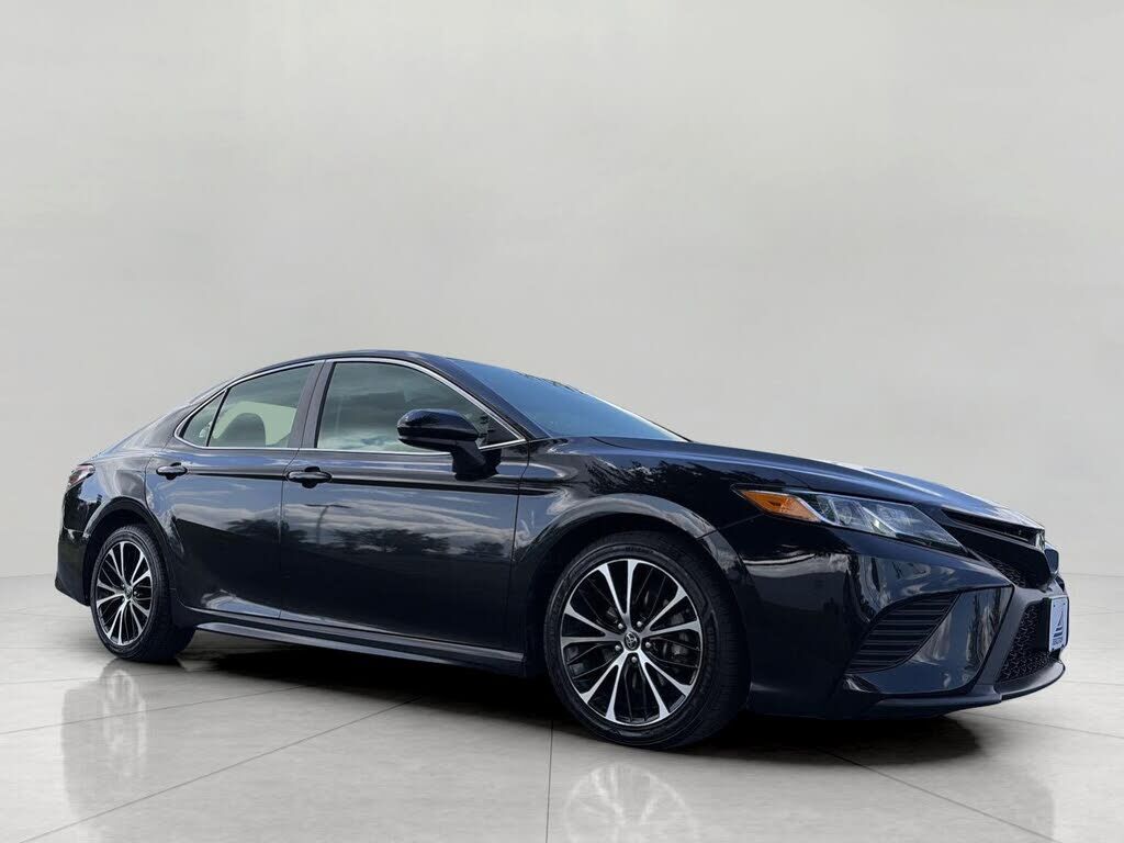 2019 TOYOTA Camry