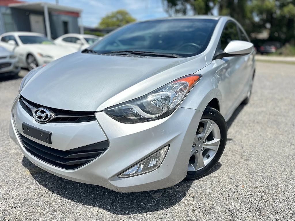 2013 HYUNDAI Elantra