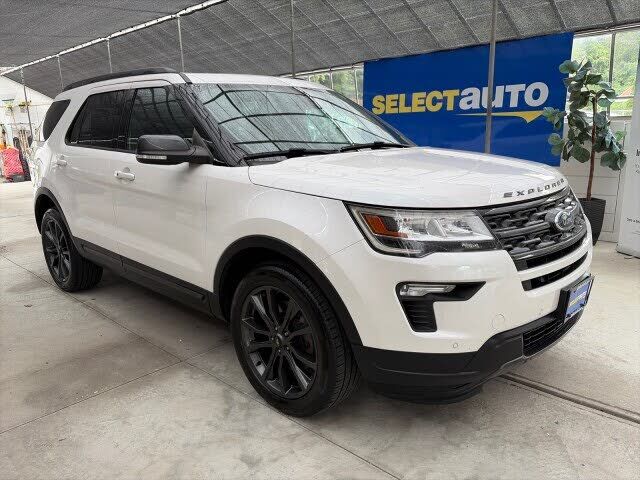 2018 FORD Explorer