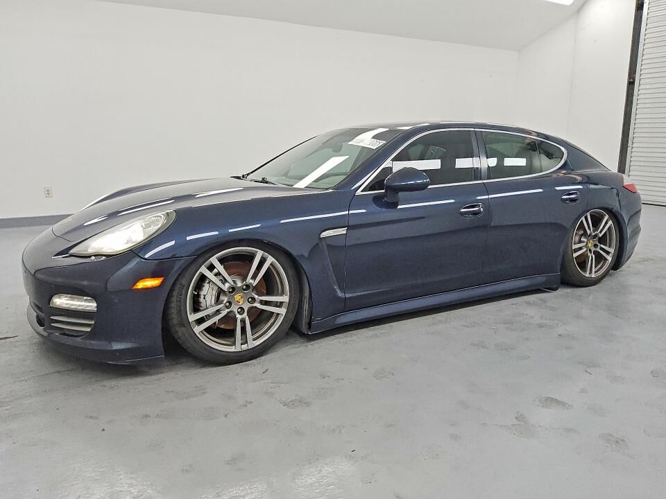 2011 PORSCHE Panamera