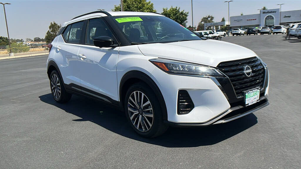2024 NISSAN Kicks