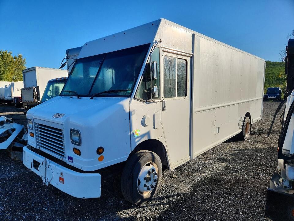 2013 FREIGHTLINER MT 45 Chassis